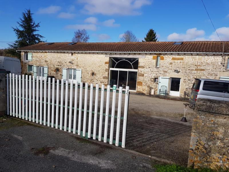 Le Pommier Chambre D'Hote Panzió Clussais-la-Pommeraie Kültér fotó